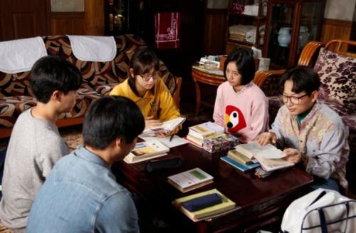 180524: почему корейцы любят пол: культурный секрет игнорирования диванов. 03