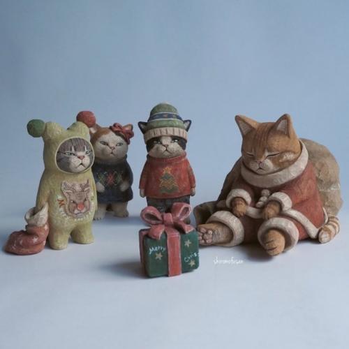 Сиро мофу (Shiro Mofu) вырезает из разных пород древесины чудесных котиков, каждого со своим характером. 03