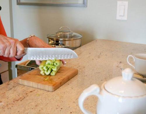 Дизайн очень маленькой кухни 3 кв. 03