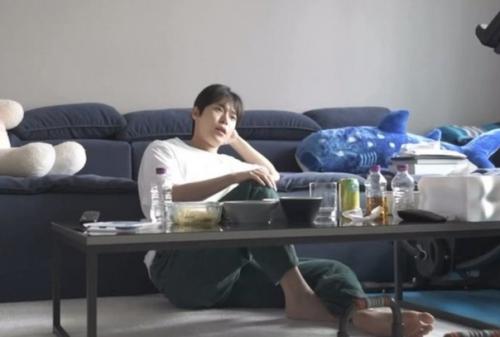 180524: почему корейцы любят пол: культурный секрет игнорирования диванов. 01