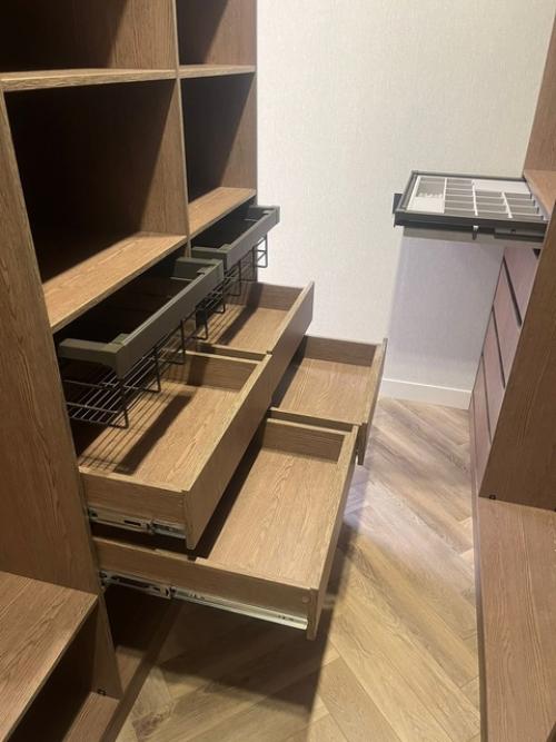 Итак, продолжим наше увлекательное знакомство с домом где мы воплощаем в жизнь идеи и мечты наших замечательных заказчиков. 09