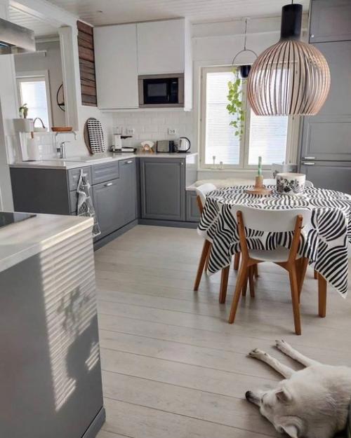 Серая кухня прекрасна тем, что может отражать элегантность и придавать интерьеру современный и стильный вид. 03