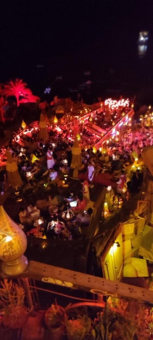 Farsha. Кафе бар фарша находится в районе хадаба на рифе рас ум Сид и считается самым живописным кафе в шарм эль шейхе. 05