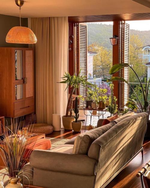 Просторная квартира. В тёплых оттенках. 02