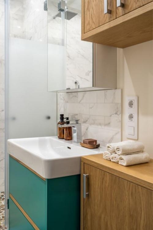 Интерьер совмещенного санузла в квартире - студии площадью 40 кв. 03