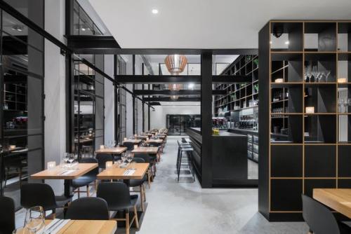 Часть 1. кафе и ресторан в здании старого завода в Гааге. 07