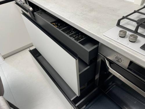 Белую кухни - заветная мечта практически для любой хозяйки иметь. 07