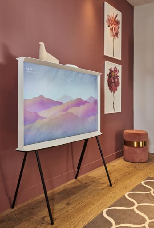 Для скандинавов очень важно, чтобы телевизор вписывался в стиль дома наравне с остальным интерьером. 03