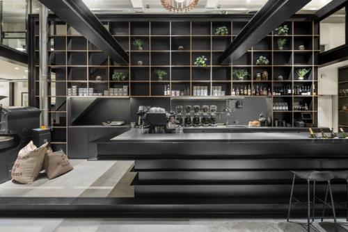 Часть 1. кафе и ресторан в здании старого завода в Гааге. 02