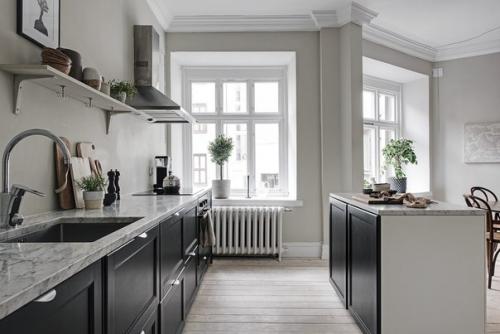 Просторная шведская квартира выбором цвета и украшением интерьера выделяется. 06