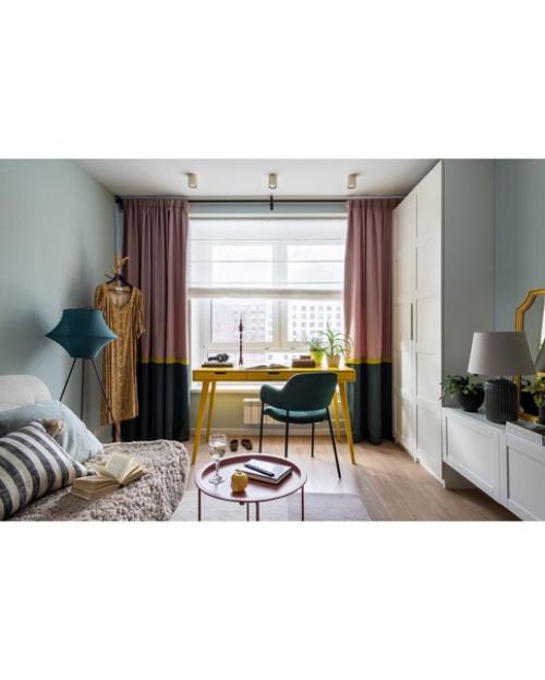 Автор этого незаурядного и насыщенного цветами интерьера - дизайнер Дарья Власова. 01