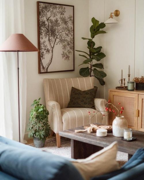 Интерьер этого дома буквально купается в естественном свете, создавая невероятно уютную атмосферу. 04