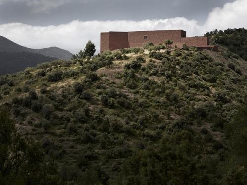 Сбежать бы из москвы. 01