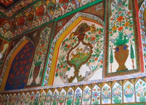 Путешествия - Наталии.  Дворец шекинских ханов считается одним из лучших на Кавказе образцов дворцовой архитектуры Xviii века. 03