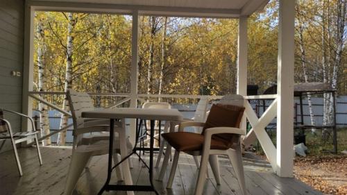 Про веранды.   У меня все время была навязчивая идея, если жить загородом, то большую часть времени проводить на веранде. 05