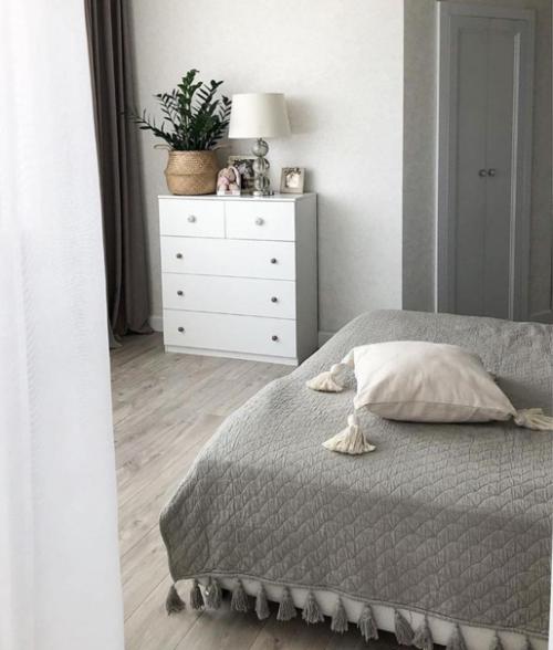 Просторная квартира. В светлых оттенках. 09