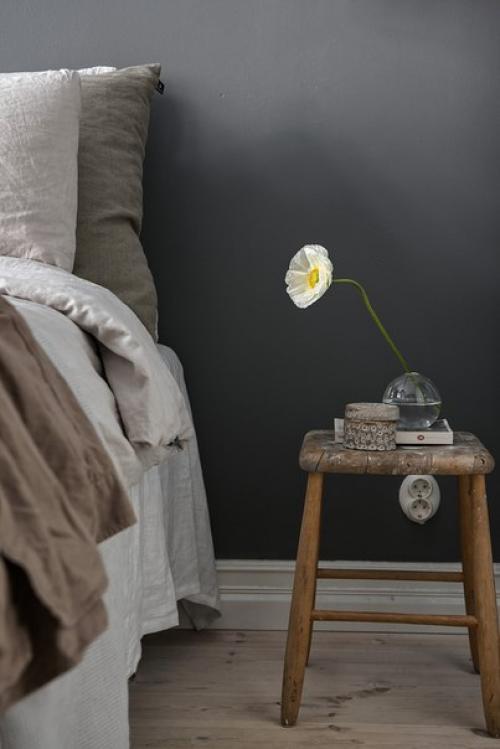 Просторная шведская квартира выбором цвета и украшением интерьера выделяется. 04