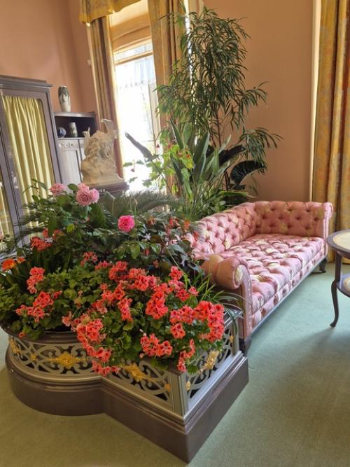 Дальше мы на половину Александры Федоровны переходим. 02