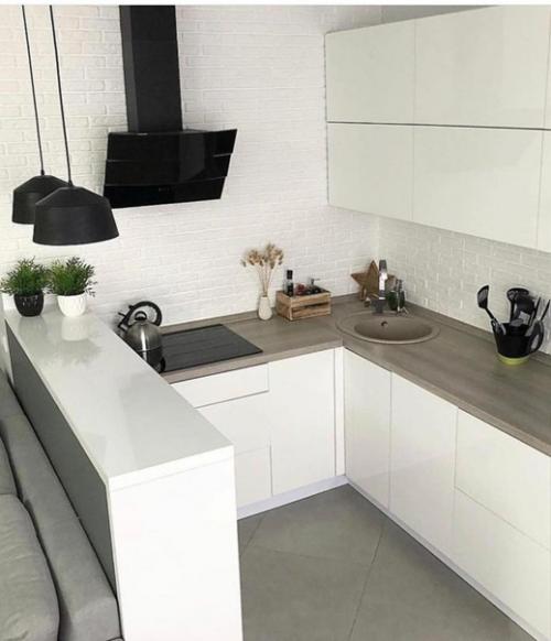 Просторная квартира. В светлых оттенках. 01