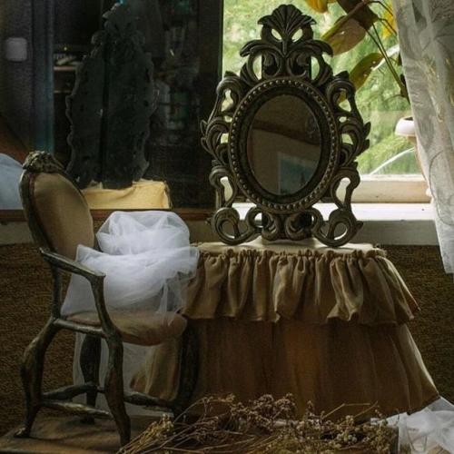 Мебель мисс хэвишем. Мебель мисс хэвишем.