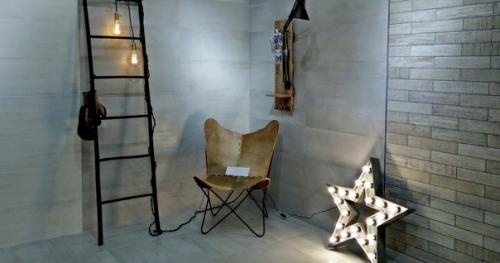 Предлагая для интерьеров натуральные пастельные тона, производители добавляют оригинальности своим изделиям за счёт фактуры и формы.  