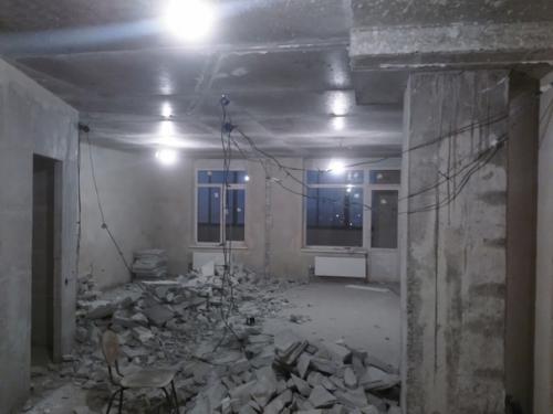 Моя квартира, раньше была однушка, решили снести перегородки и превратить в студию. 09