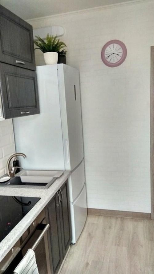 Кухня в таком цвете фасадов выглядит очень дорого. 06