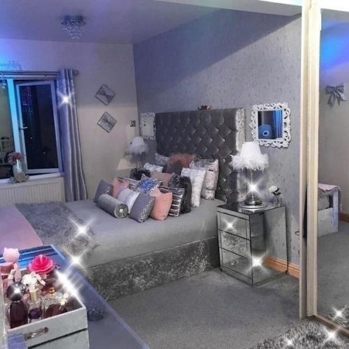 Очень Американский дизайн, правда популярен он был уже пару лет назад. 03