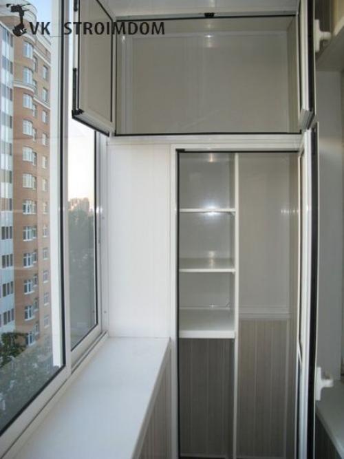 Шкафы на балкон в интерьере. 02