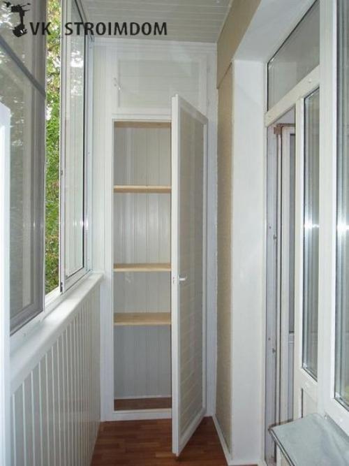 Шкафы на балкон в интерьере. 04