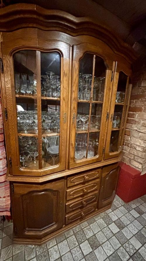 В Вологде очень советую посетить крайне аутентичный ресторан при гостинице Дом Купчихи Ершовой: восхитительный интерьер и изумительная кухня. 01