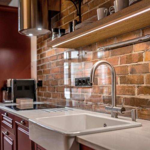 Интерьер кухни - гостиной в стиле лофт. 04