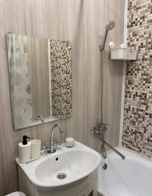 С 12 июня сдаётся евродвушка ( кухня соединенная с гостиной), спальня, гардеробная. 06