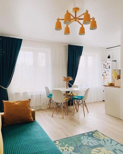 Такая светлая и теплая квартира очень уютно, согласны. 03