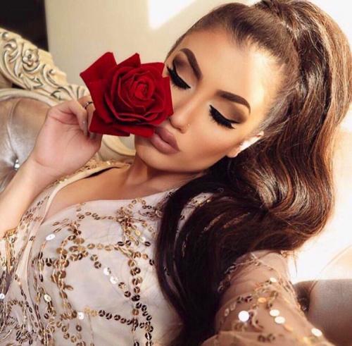 Женщины спрашивают, как привлечь достойного мужчину и оставаться для него интересной.  