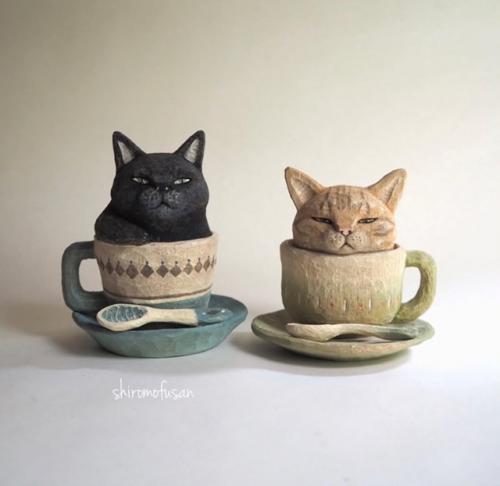 Сиро мофу (Shiro Mofu) вырезает из разных пород древесины чудесных котиков, каждого со своим характером.