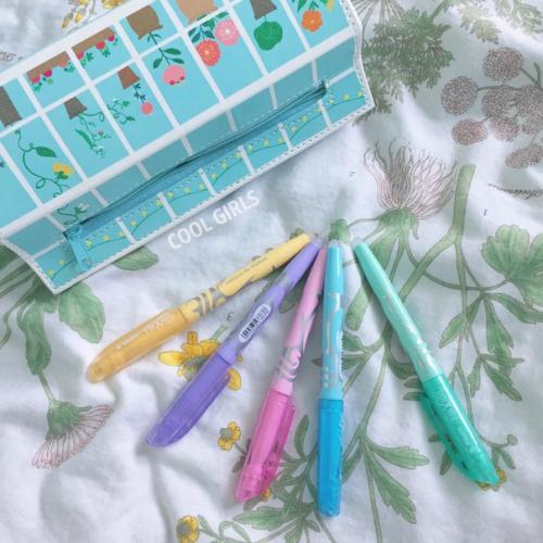 ? 8. Способов сделать свою комнату более уютной? 01 ? 8. Способов сделать свою комнату более уютной? 01