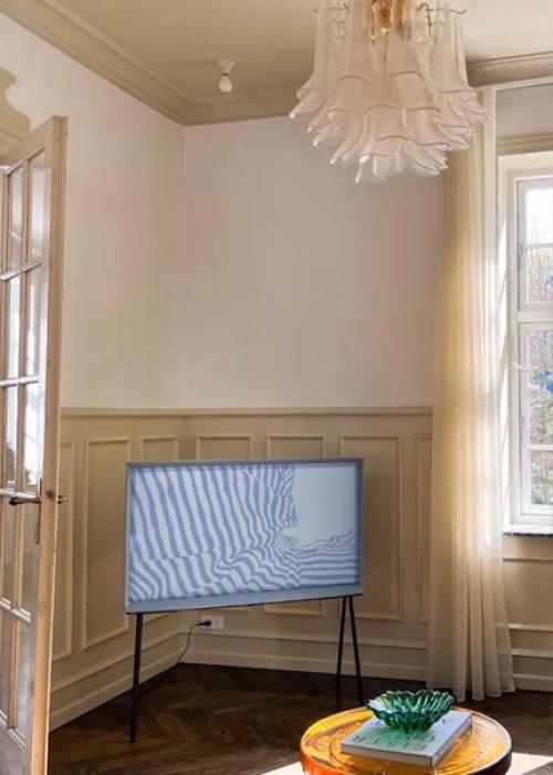 Для скандинавов очень важно, чтобы телевизор вписывался в стиль дома наравне с остальным интерьером. 08