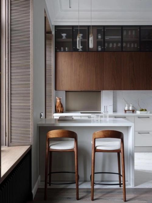 Реализованный интерьер квартиры в историческом доме 1890 года постройки в центре Москвы.