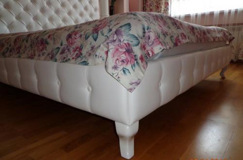 Красивая кровать Моника в классическом стиле от фабрики Sofi. 01