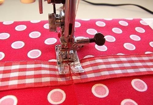 Яркие шторы для детской комнаты в деревенском стиле. 03