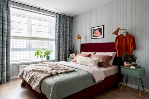 Автор этого незаурядного и насыщенного цветами интерьера - дизайнер Дарья Власова. 06