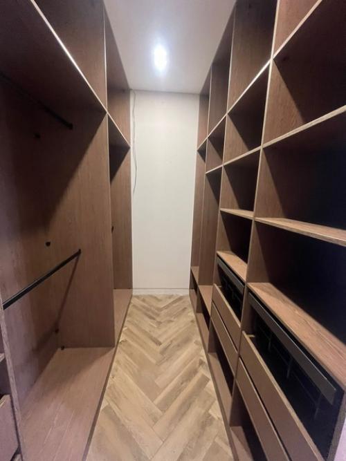 Итак, продолжим наше увлекательное знакомство с домом где мы воплощаем в жизнь идеи и мечты наших замечательных заказчиков. 06