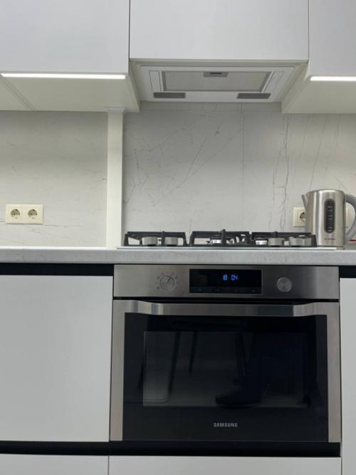 Белую кухни - заветная мечта практически для любой хозяйки иметь. 02