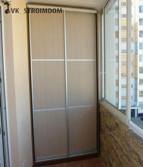 Шкафы на балкон в интерьере. 09