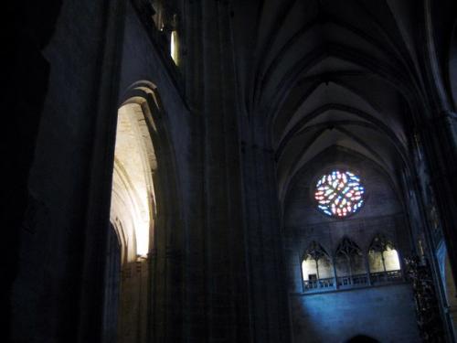 Готический кафедральный собор святого спасителя Овьедо находится в центре города на улице калье де Санта Анна неподалеку от здания ратуши Овьедо. 05