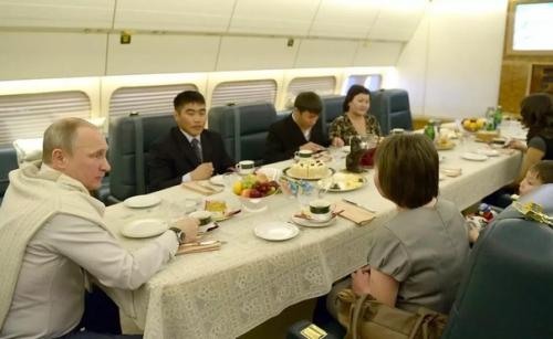 Как выглядит внутри самолет путина? 06