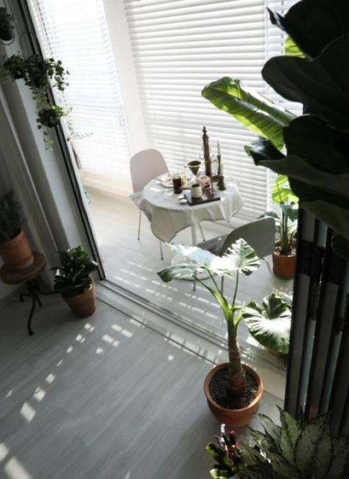 Как превратить свой балкон в уютное кафе на веранде.