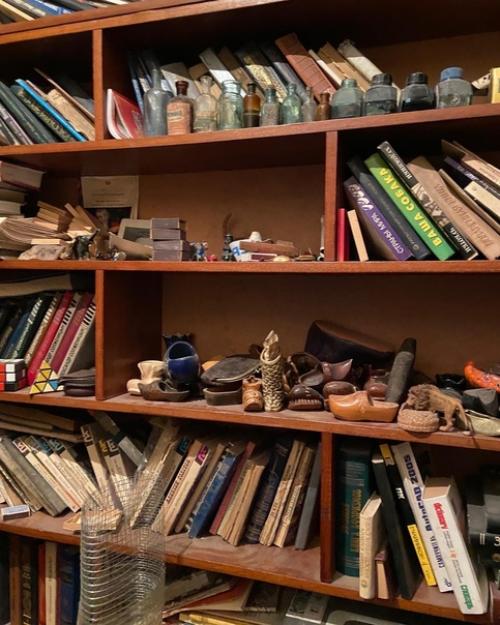 За фасадами красивого Петербурга все меньше и меньше атмосферы прошлого. 03