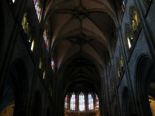 Готический кафедральный собор святого спасителя Овьедо находится в центре города на улице калье де Санта Анна неподалеку от здания ратуши Овьедо. 03